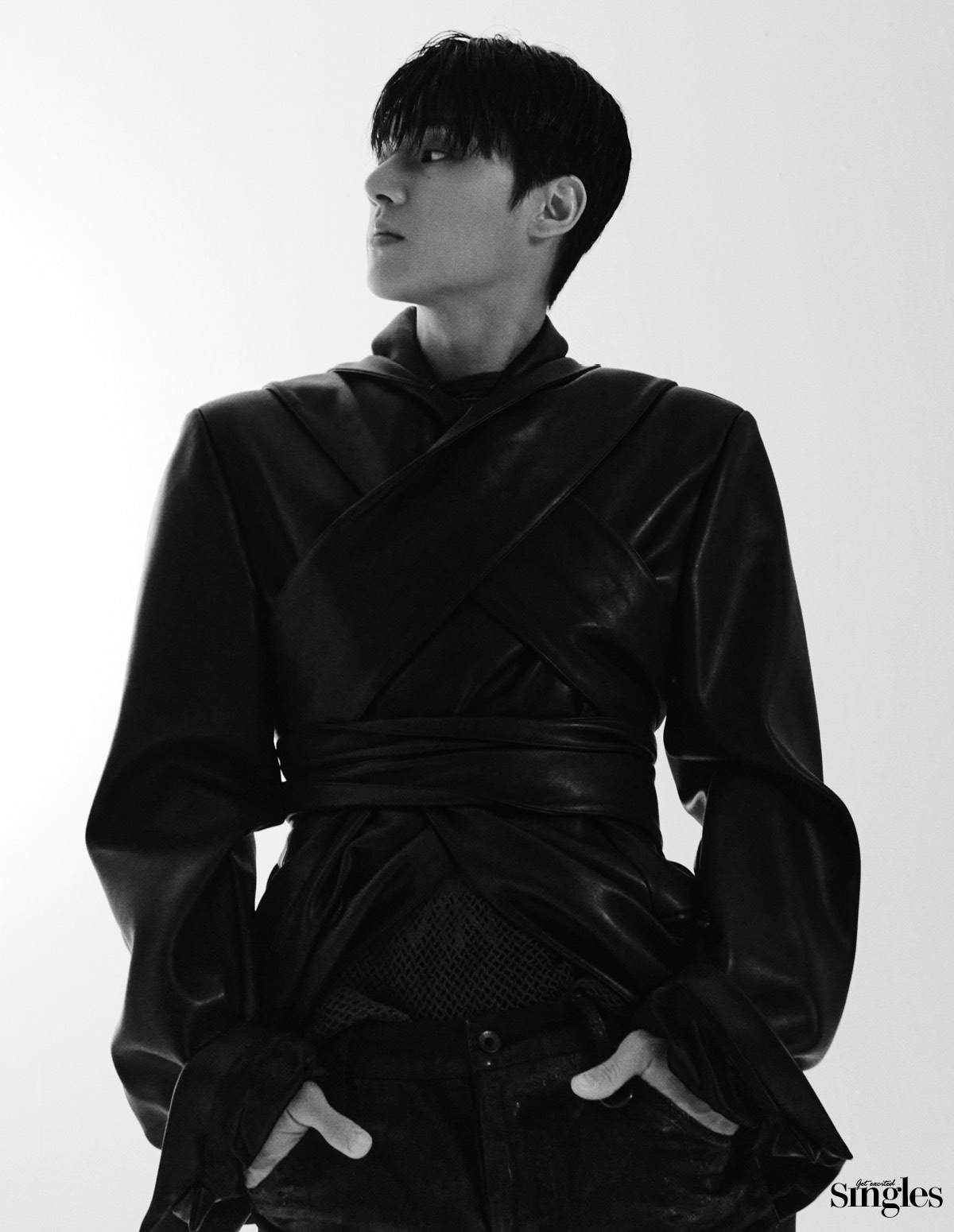 에이티즈 우영의 싱글즈 화보. 에이티즈. 할라할라, 에이티즈 우영 